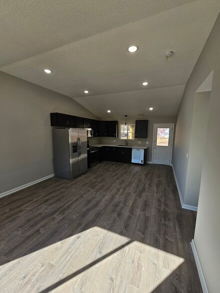 Living Room/Kitchen - 626 Prospect St