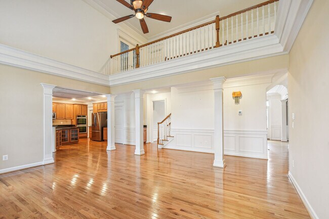 Building Photo - 43286 Canal Creek Pl