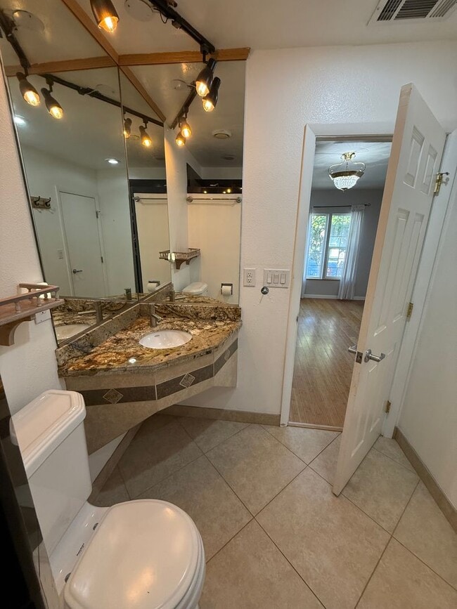 Building Photo - 3-bedroom, 2-bathroom home located in the desirable Garden Tract Subdivision