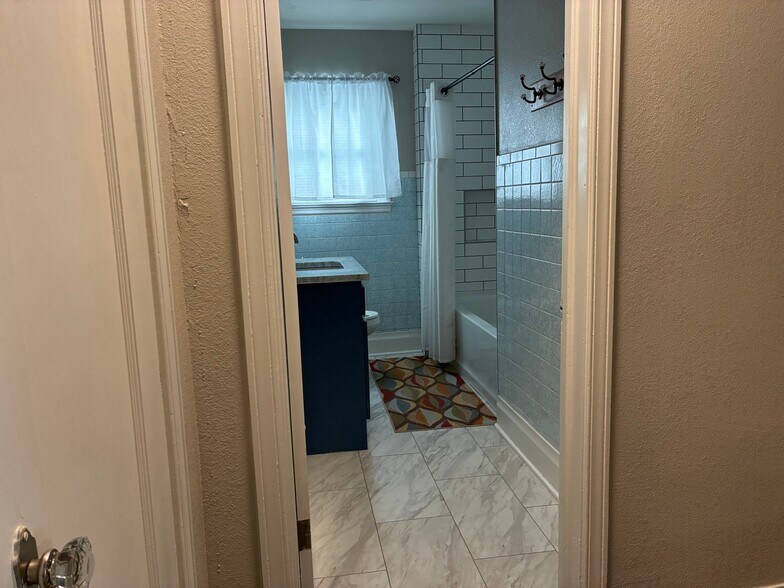 Building Photo - 1715 S College Ave