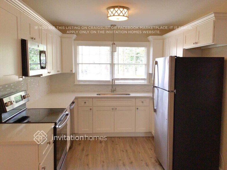 Building Photo - 492 Summit Ridge Dr