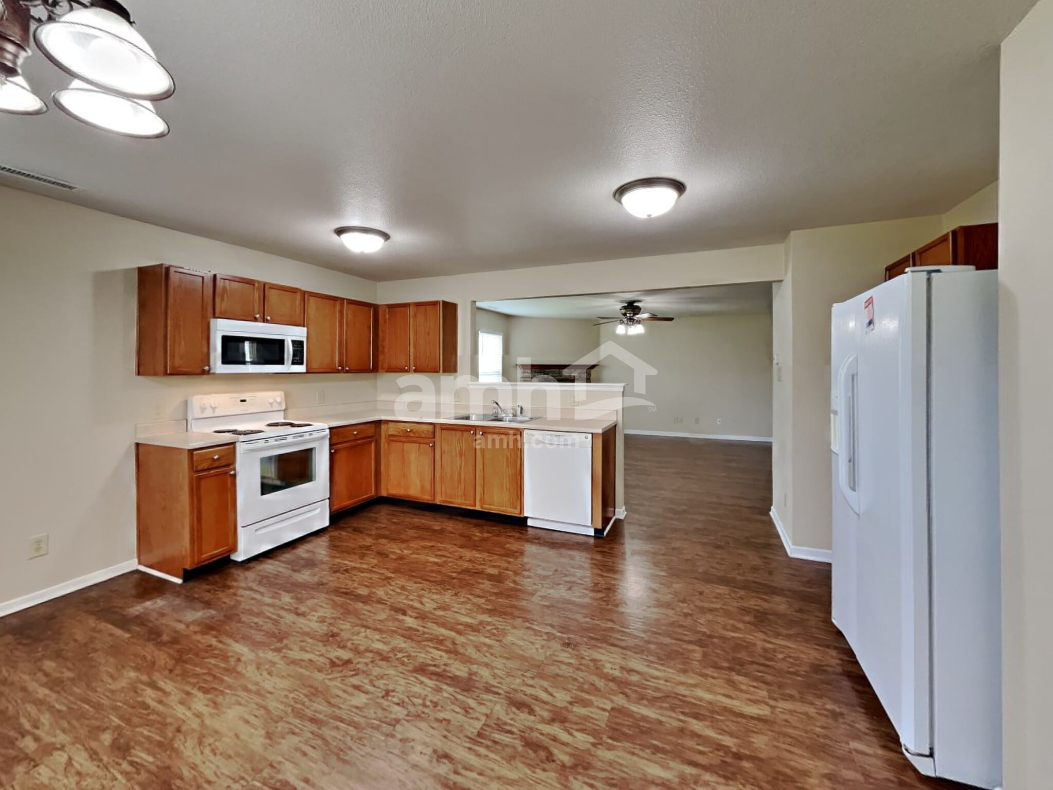 Building Photo - 8465 Wanda Lake Dr