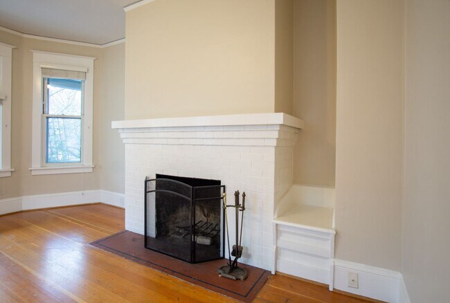 Building Photo - Gorgeous + Spacious 2-Bedroom Flat with Hardwoods, Dishwasher, Fireplace + Etc.!