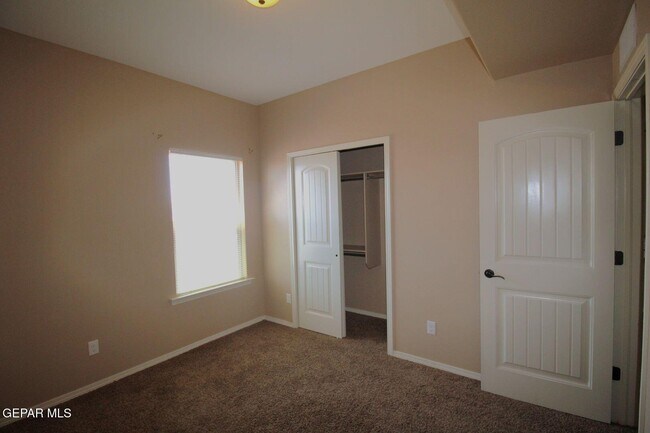 Building Photo - 3900 Loma Cortez Dr