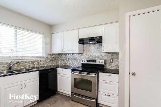 Building Photo - 21330 N Tangle Creek Ln