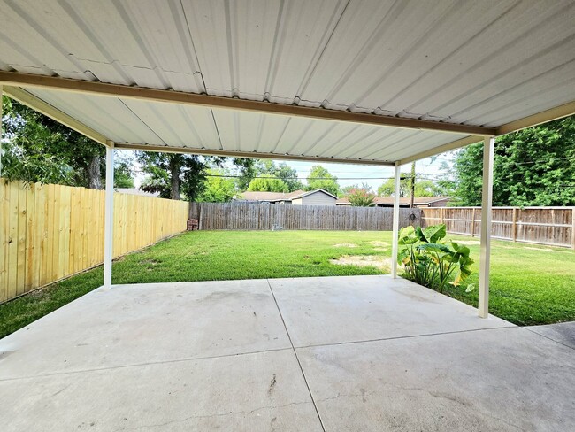 Building Photo - 1111 Belshire Rd