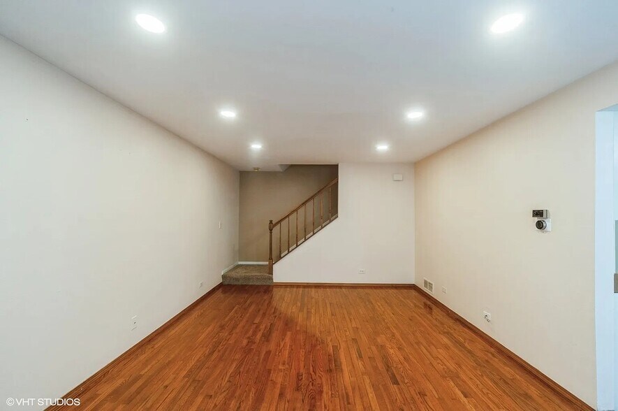 Building Photo - 353 Ashwood Ct