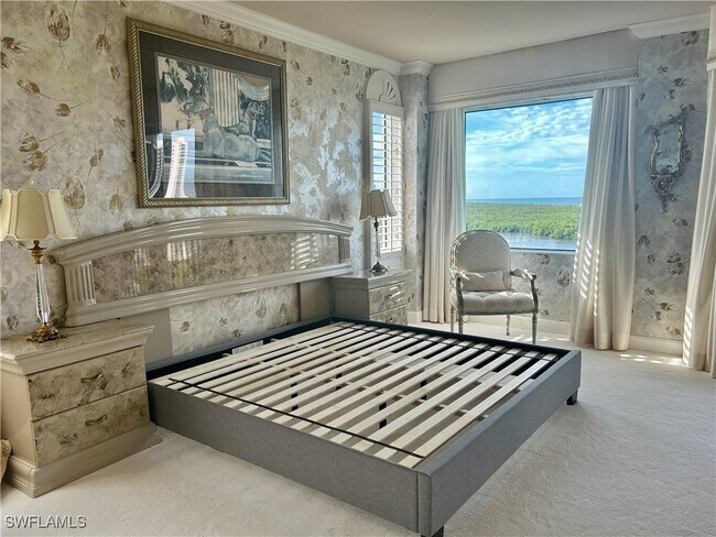 Building Photo - 8990 Bay Colony Dr