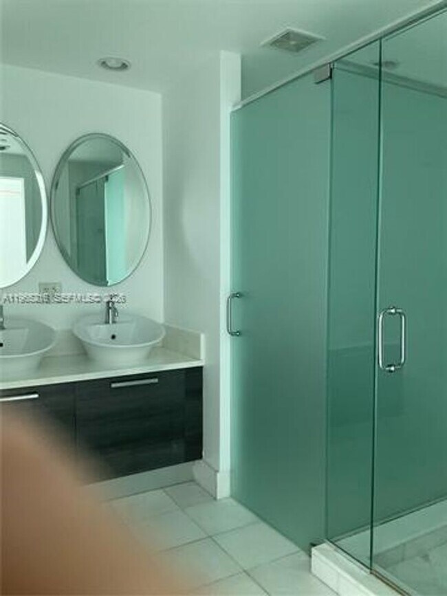 Building Photo - 2950 NE 188th St