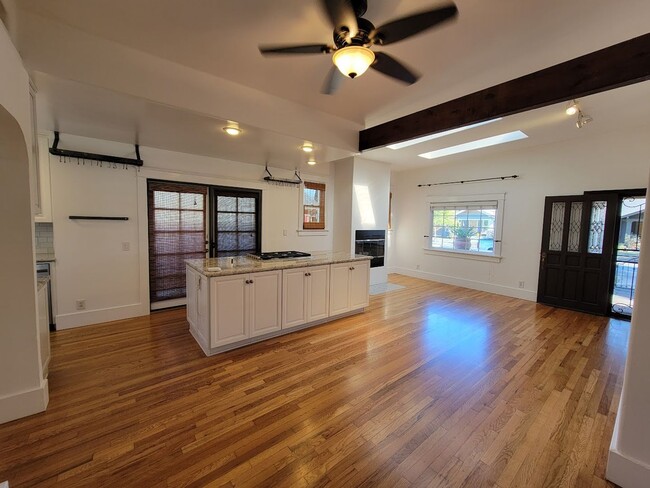 Building Photo - BEAUTIFUL 4BD - 3BA SINGLE STORY HOUSE WIT...