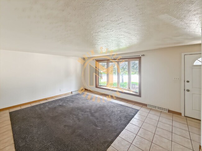 Building Photo - 2796 Cormier Rd