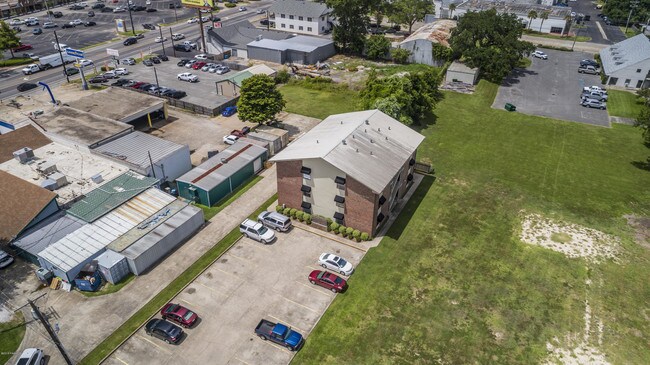 Building Photo - 105 Meaux Blvd
