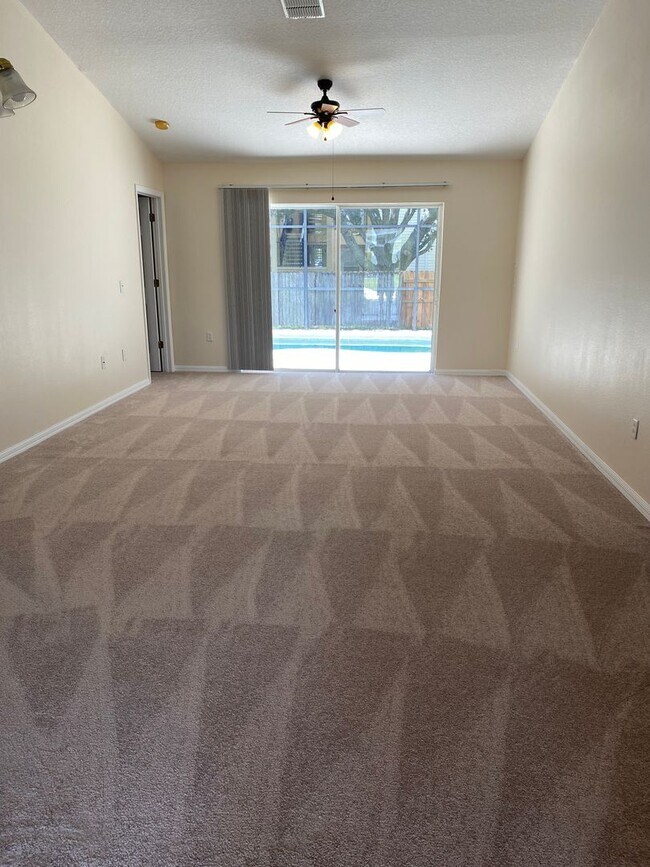 Building Photo - Home for rent