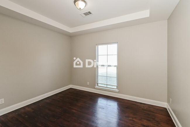 Building Photo - 3391 James Rd, Memphis, TN 38128