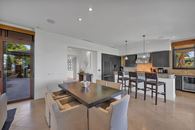 Building Photo - Luxury 3-Bed Condo at Coconut Grove. Ocean Views. Nov 1