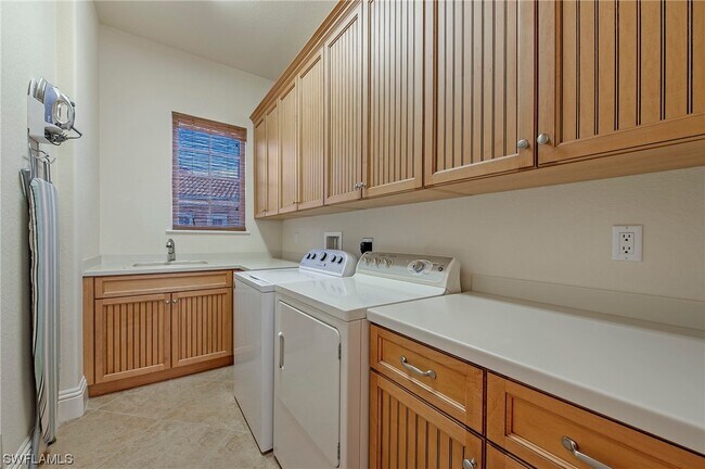 Building Photo - 10698 Mirasol Dr