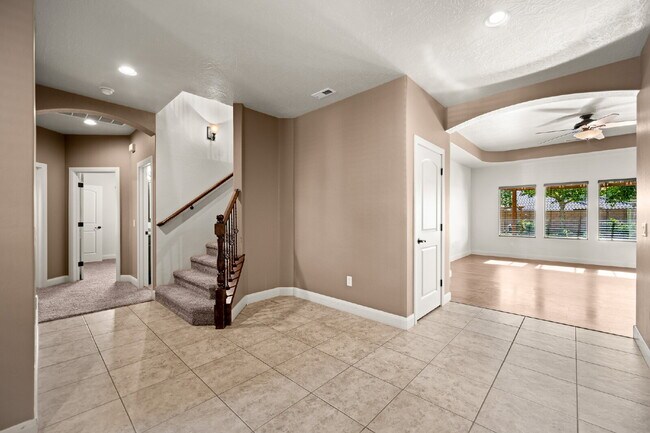 Building Photo - "Spacious 5-Bed Oasis with 3 Baths in Washington, UT – 3,171 Sq Ft of Comfort!"