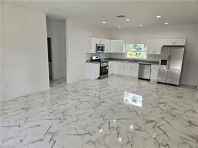Building Photo - ASK US ABOUT FREE RENT!! NEW CONTRUCTION 2...