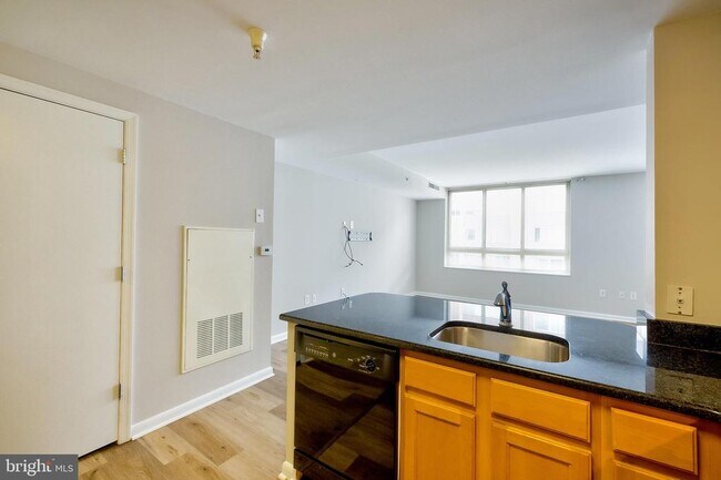 Building Photo - 355 I St SW