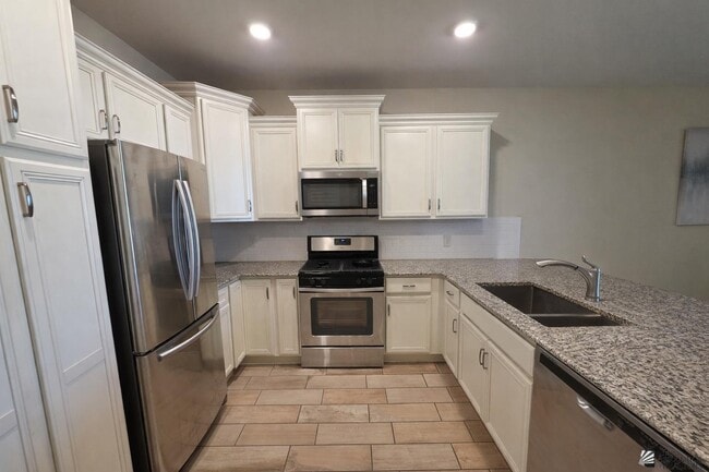 Building Photo - 6090 E Overlook Ln