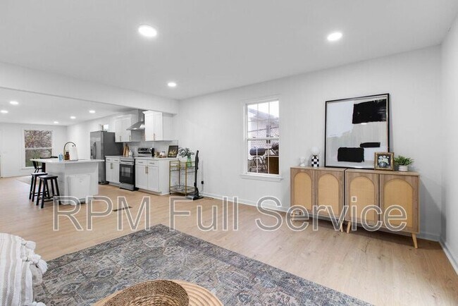 Building Photo - 1025 42nd Ave N