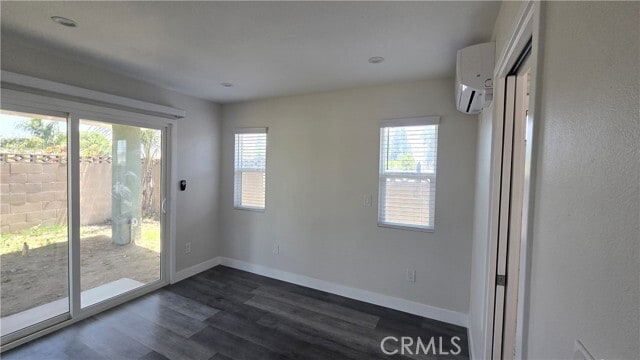 Building Photo - 1750 N Madera Ave