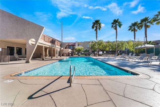 Building Photo - 5121 River Glen Dr