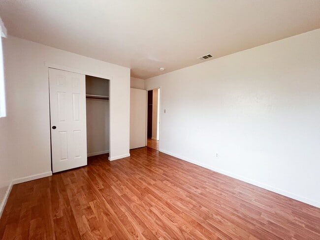 Building Photo - 4 Bedroom, 2 Bath Single Story Corner Lot Home in Rancho Cordova