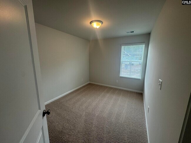 Building Photo - 141 Carr Ln