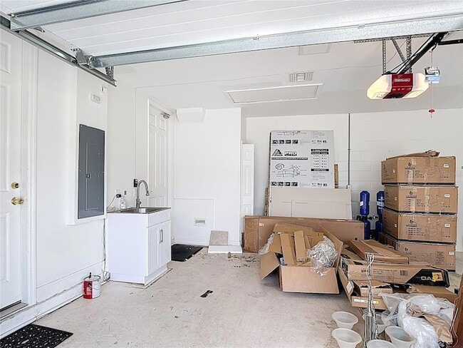 Building Photo - 2806 Spinning Silk Ct