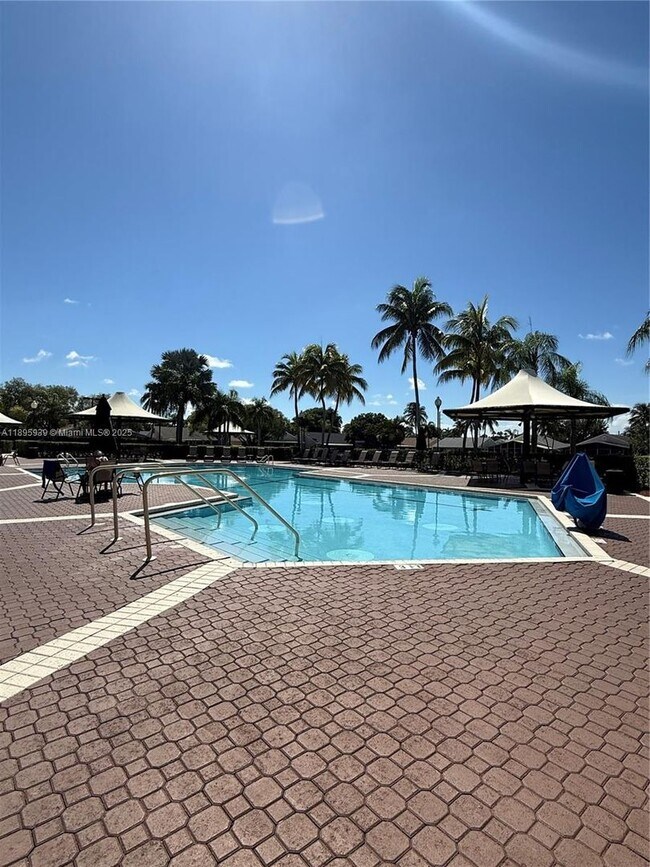 Building Photo - 2/2 Apartment for Rent at Center Gate comm...