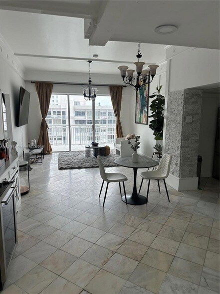 Building Photo - 18041 Biscayne Blvd