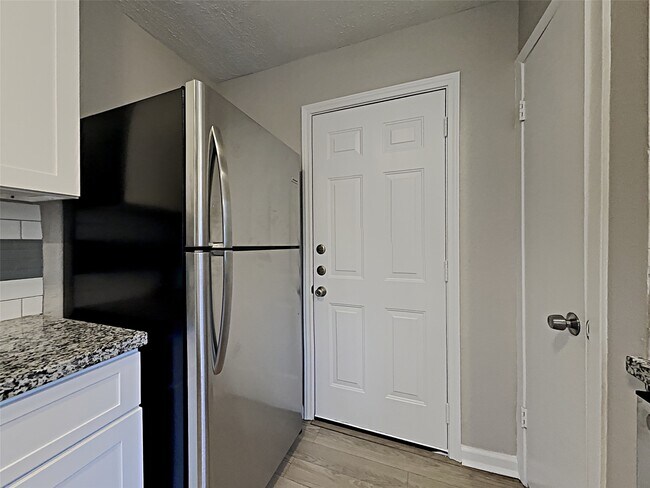 Building Photo - 22506 Colonialgate Dr