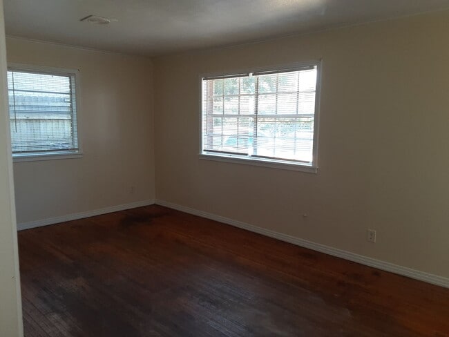 Building Photo - 4 Bedroom and 2 Bathroom Little Rock