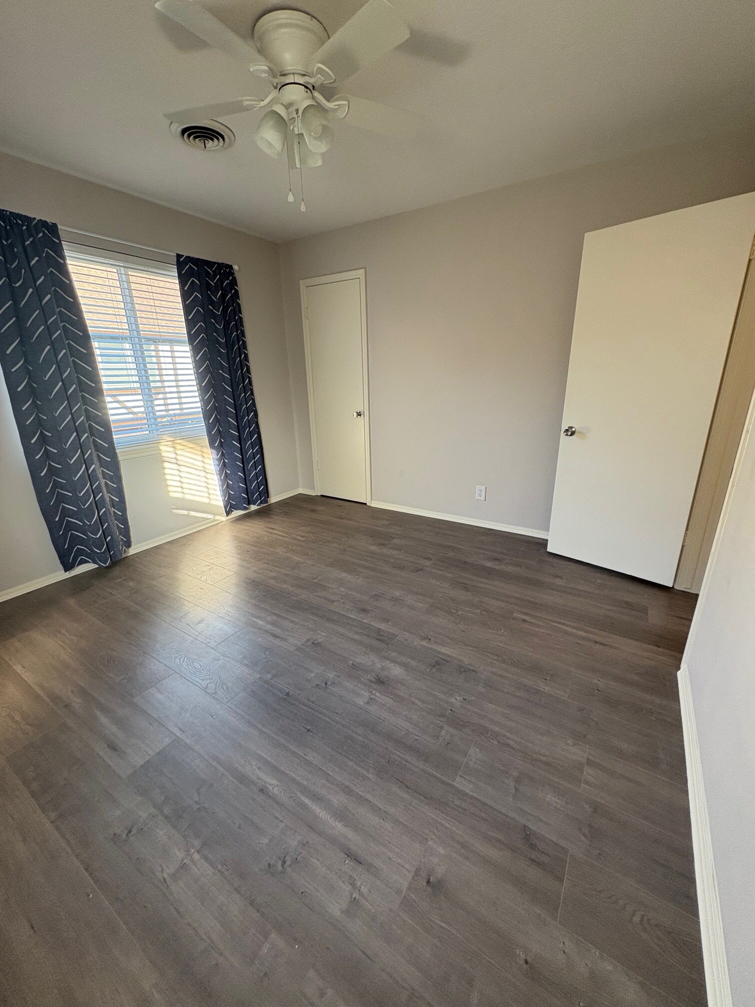 Building Photo - 2515 S Florence Pl