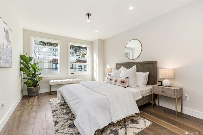 Building Photo - Glen Park: Impressive Top Floor Unfurnishe...