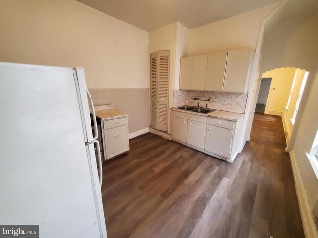 Building Photo - 645 N 3rd St