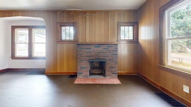 Building Photo - Spacious 3-Bedroom Home in Canton, OH | 1,320 Sq Ft
