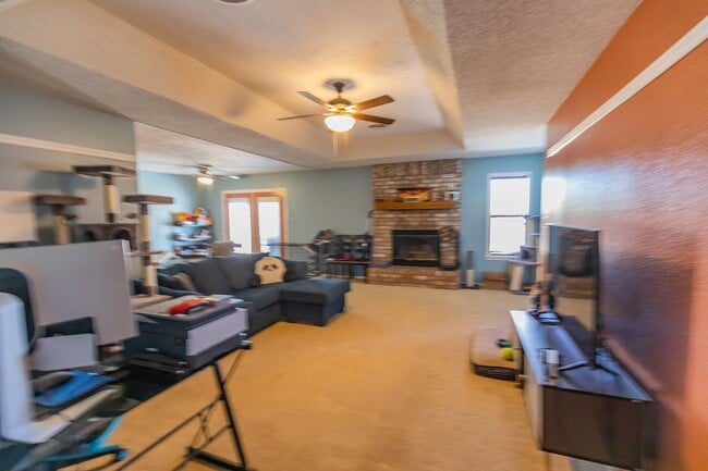 Building Photo - Beautiful 3 Bedroom/2 Bath Home