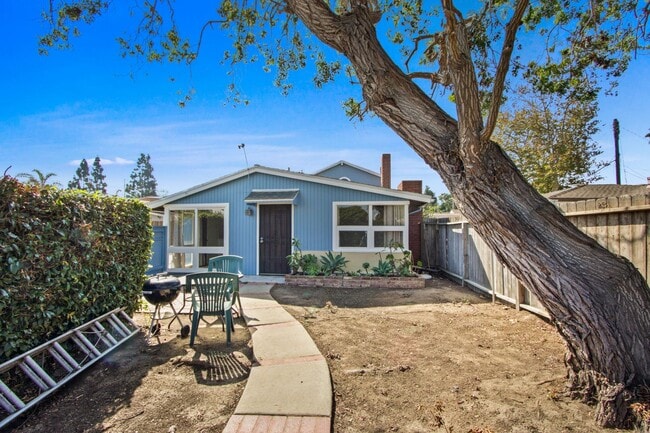 Building Photo - Coastal Living in Westside Costa Mesa – Up...