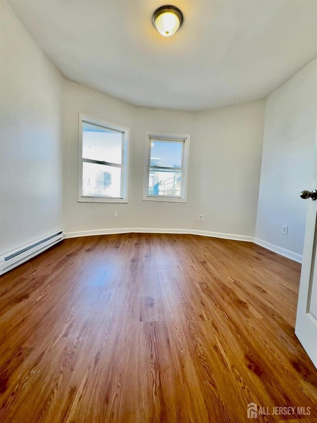 Building Photo - 489 S 17th St