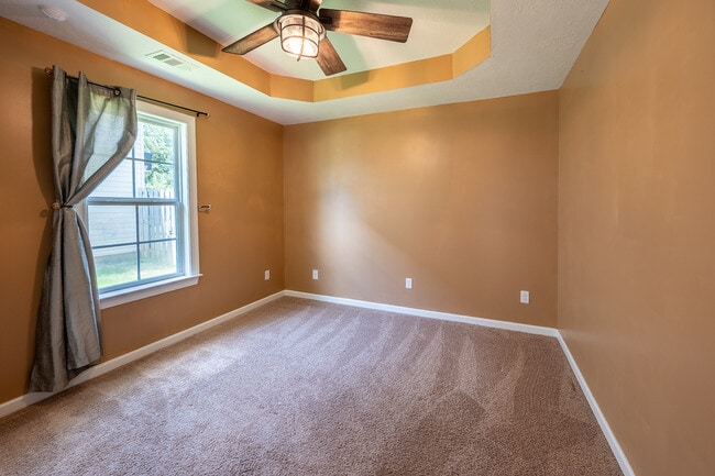 Building Photo - 474 Sebastian Dr