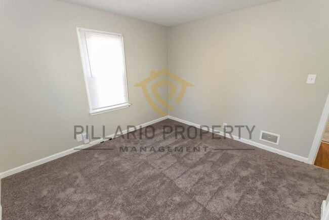 Building Photo - 3 Bed/1 Bath Bungalow near Wes Montgomery ...