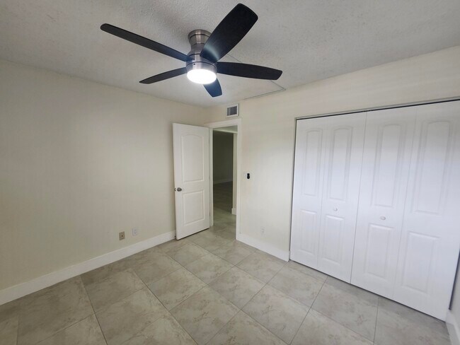 Building Photo - 3470 Foxcroft Rd