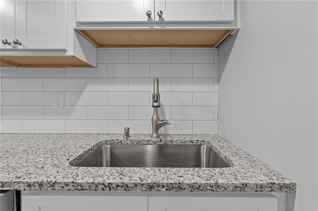 Building Photo - 376 Arnolds Neck Dr