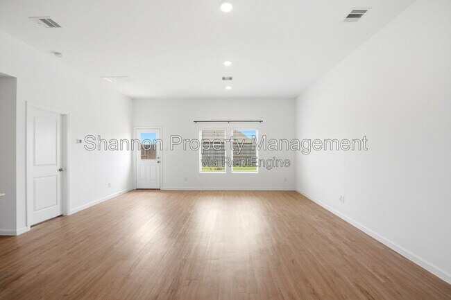 Building Photo - 27147 Breakaway Ln