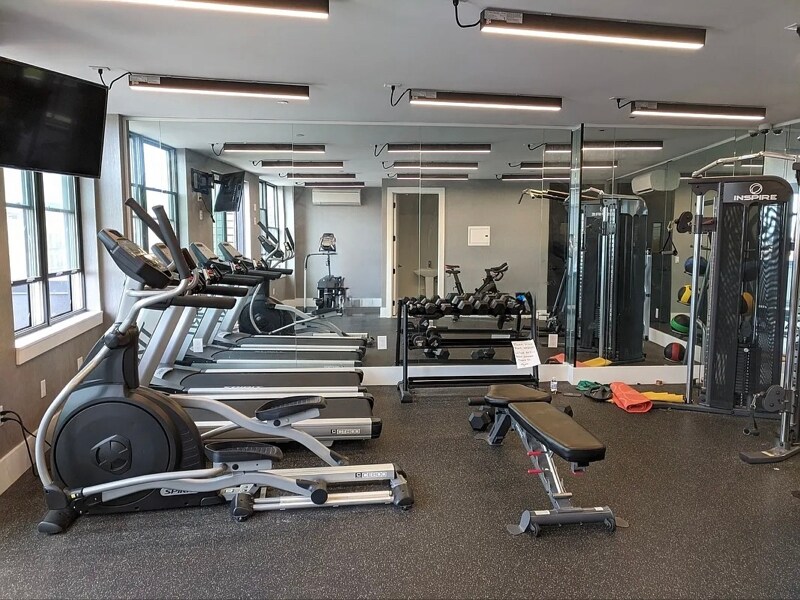 Building Photo - 333 Cypress Ave