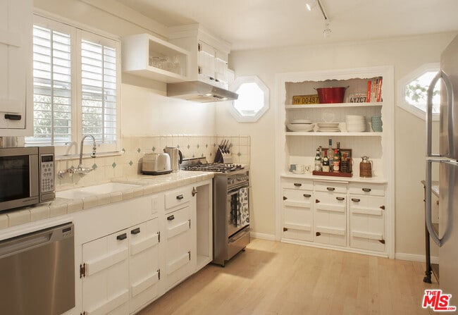 Building Photo - 51 27th Ave