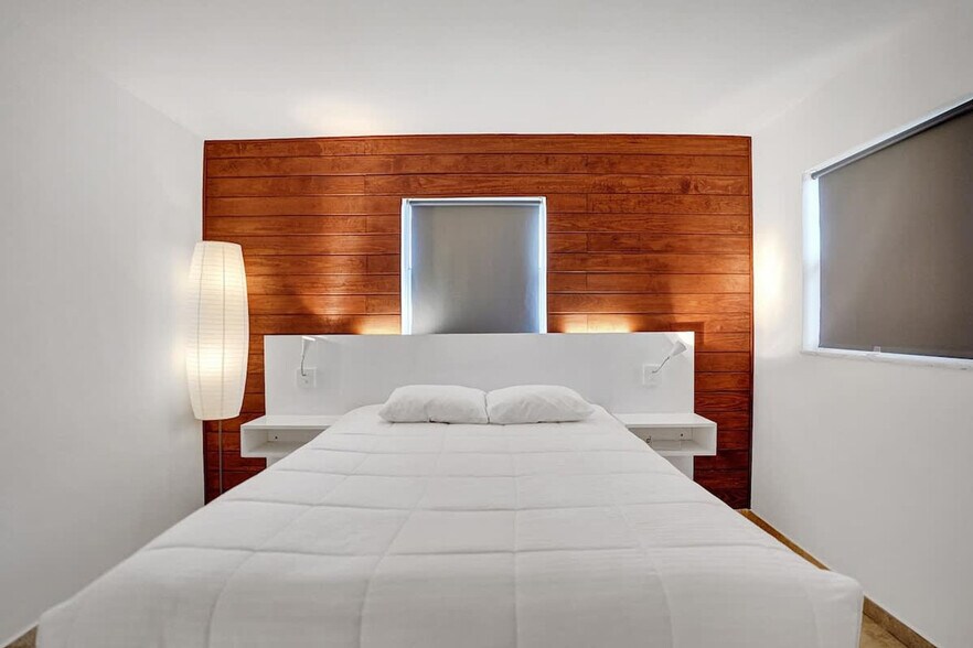 Building Photo - 3215 NE 7th St