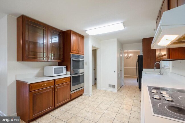 Building Photo - 7223 Reservation Dr